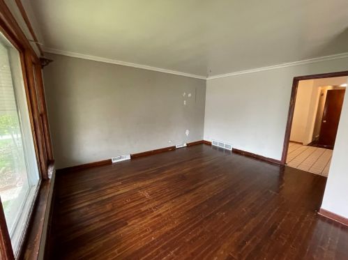 3912 58th St, Chicago, IL 60629-4431