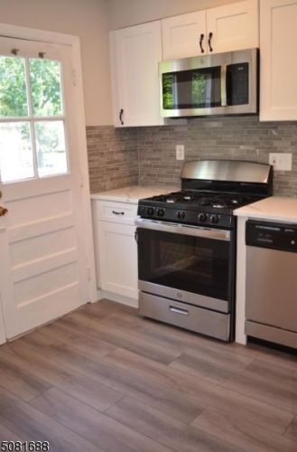 19 Dartmouth Ave, Bridgewater, NJ 08807-3427