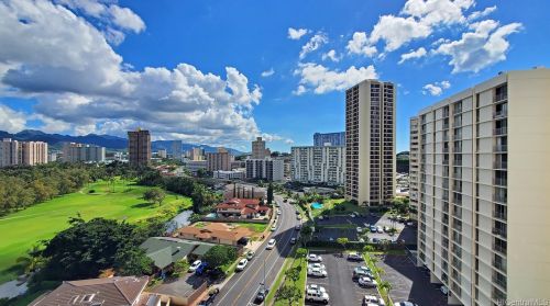 990 Ala Nanala St, Honolulu HI 96818-2967 exterior