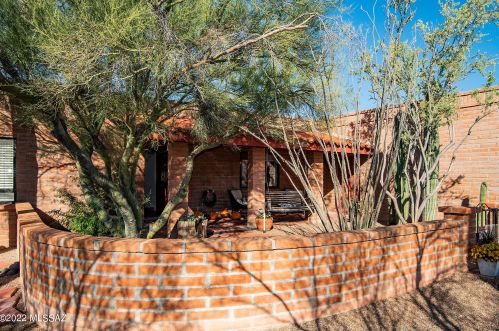 2955 Gymkhana Way, Tucson AZ  85742-9054 exterior