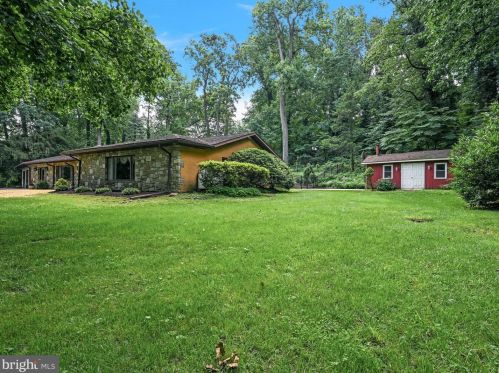 1716 Old Welsh Rd, Huntingdon Valley PA  19006-5838 exterior