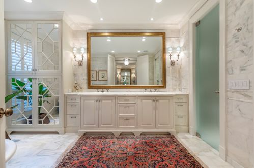 1521 State Pkwy, Chicago IL 60610-1613 exterior