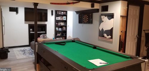 8120 Wyndam Rd, Camden NJ 08109-3221 exterior