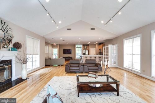 1504 Lincoln Way, Mc Lean VA  22102-5851 exterior