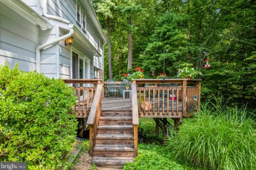 12 Crst Park Ct, Silver Spring MD 20903-1305 exterior