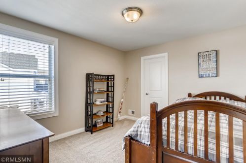 1710 Bluewater Ln, Saint Paul MN 55129-6236 exterior