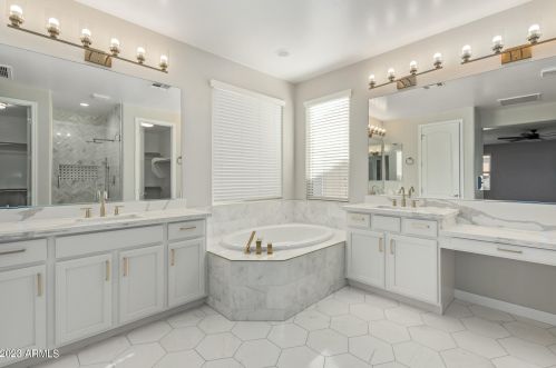 21713 38th Way, Phoenix AZ  85050-4923 exterior