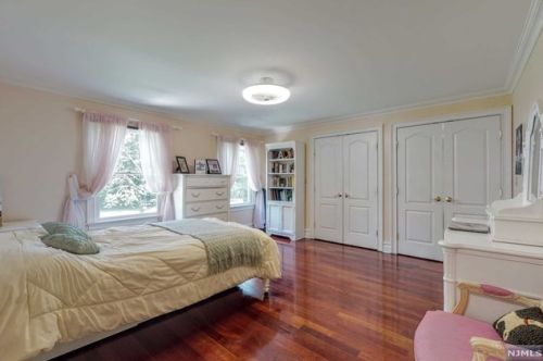 469 Saddle Riv Rd, Upper Saddle River NJ 07458-1774 exterior