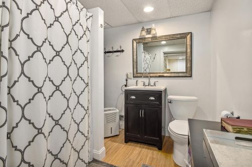 10 Hidden Valley Dr, Dover NH 03820-5231 exterior