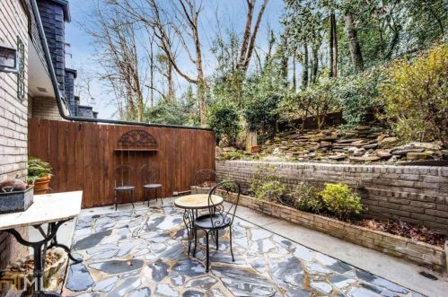 5430 Chemin De Vie, Atlanta GA 30342-2577 exterior