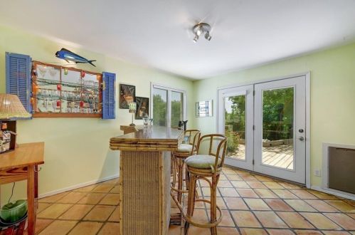 805 Frst Vw Dr, Austin TX 78746-4519 exterior