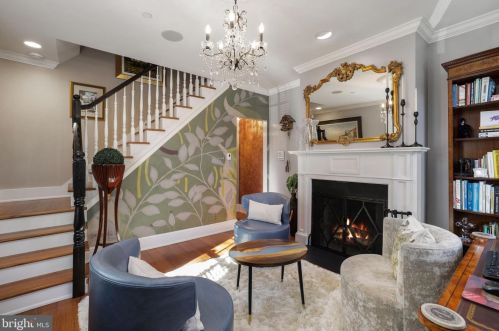 320 Patrick St, Alexandria VA  22314-2443 exterior