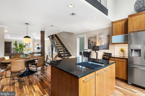 122 Christian St, Philadelphia PA 19147-3612 exterior