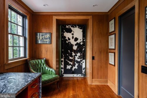 104 Mermaid Ln, Philadelphia PA 19118-3246 exterior