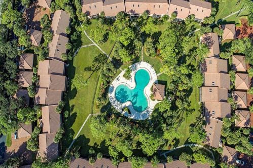 3231 Horse Carriage Way, Naples FL 34105-2824 exterior