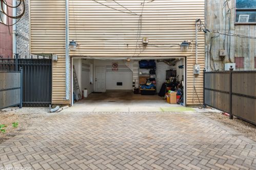 2044 Bissell St, Chicago IL 60614-4206 exterior