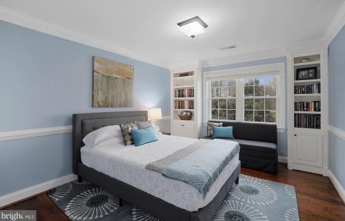 1008 Kimberwicke Rd, Mc Lean VA 22102-1328 exterior