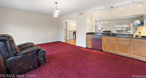 692 Appalachi St, Walled Lake MI  48390-1005 exterior