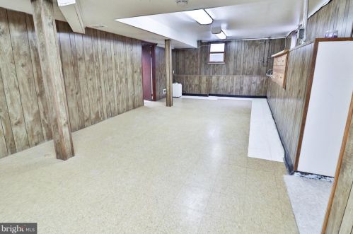 1201 Clagett Dr, Rockville MD 20851-2116 exterior