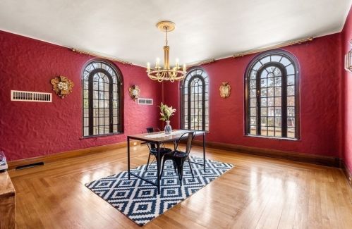 4 Kensington Rd, Worcester MA 01602-1814 exterior