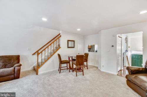 8209 Roxbury Dr, Alexandria VA 22309-3728 exterior