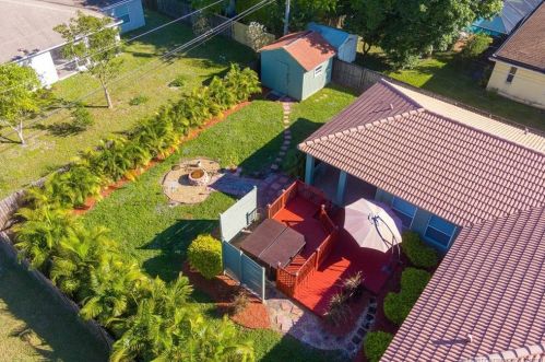 1131 Haleyberry Ave, Fort Pierce FL 34953-6832 exterior