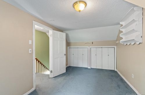 971 Farms Rd, Wallingford CT 06492-1807 exterior