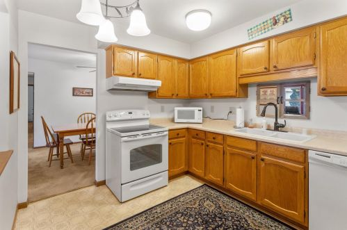 4246 Ridgewood Ln, Milwaukee WI 53221-1094 exterior