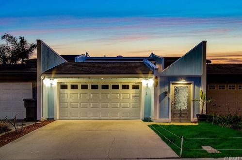 2311 Jamestown Ln, Oxnard, CA 93035-3754