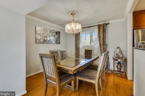 10 Grovepoint Ct, Rockville MD 20854-5505 exterior