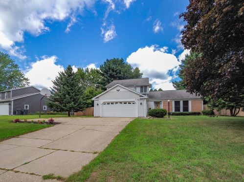 6303 Eagle Rdg Dr, Kalamazoo MI 49004-8677 exterior