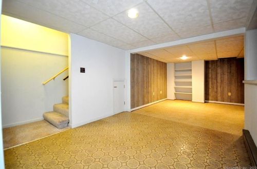 51 Lincoln Way, Windsor CT 06095-3545 exterior