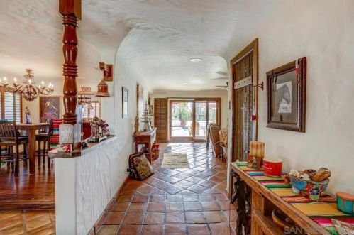 38200 De Portola Rd, Temecula CA 92592-8968 exterior