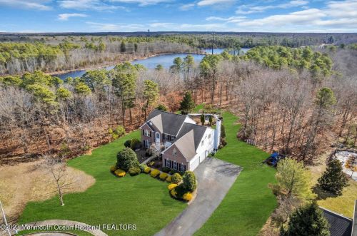 33 Jefferson Ct, Jackson Twp NJ  08527-5159 exterior