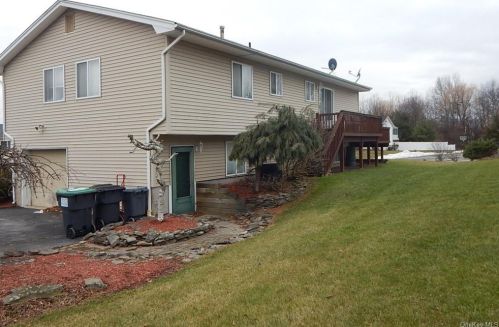 25 Milo Dr, Middletown, NY 10941-2038