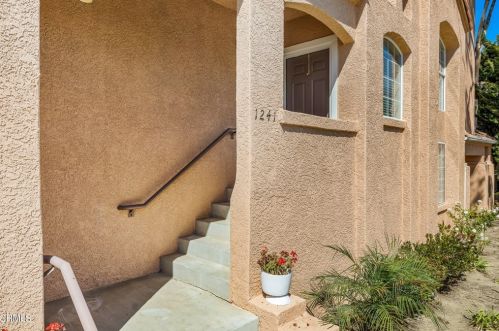 1241 Jamaica Ln, Oxnard, CA 93030-7803