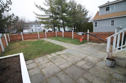 18 Taconic St, Poughkeepsie NY 12603-4424 exterior