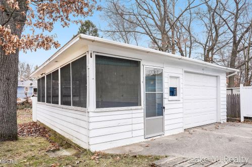 4078 Flamingo Ave, Wyoming MI exterior