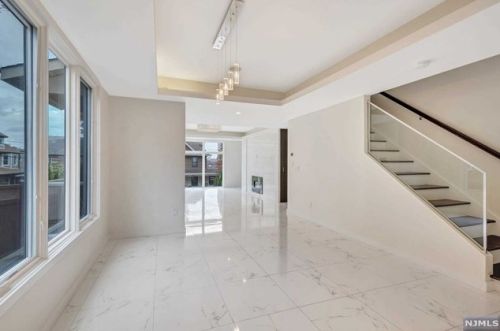 30 Myrtle Ave, Edgewater NJ  07020-1405 exterior