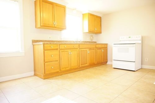 25 Columbus Ave, Providence, RI 02911-2401