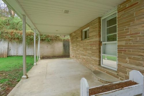 8 Ridge Ave, Pittsburgh PA 15221-4112 exterior