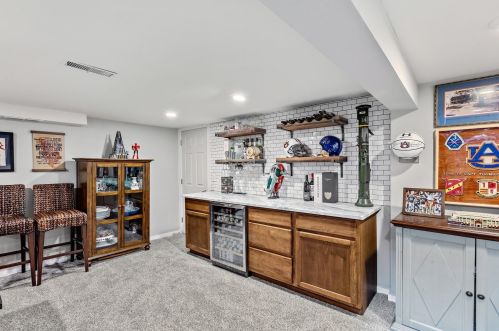 4850 Santa Monica Blvd, Milwaukee WI 53217-4618 exterior