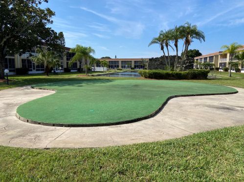 2135 Courtenay Pkwy, Merritt Island FL 32953-4261 exterior