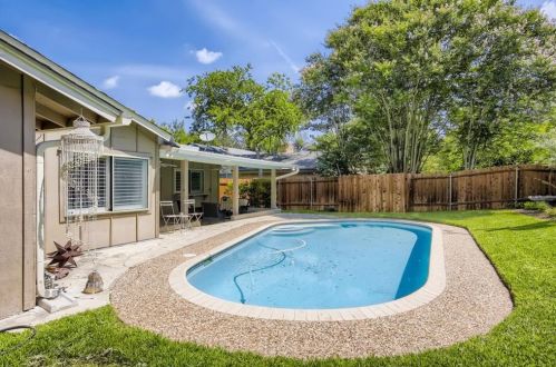 10505 Berthound Dr, Austin TX 78758-4732 exterior