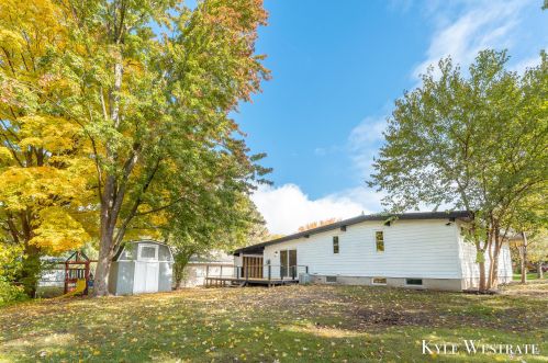 3735 Balsam Ave, Grand Rapids MI 49525-2471 exterior