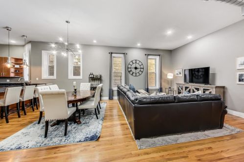 1746 Huron St, Chicago, IL 60622-5631