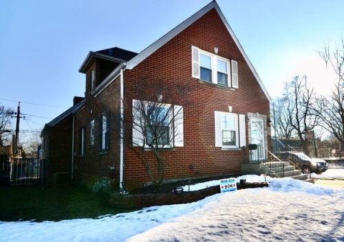 2555 109th St, Chicago, IL 60655-1204