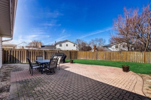 2336 Birchwood Ave, Milwaukee, WI 53221-4268