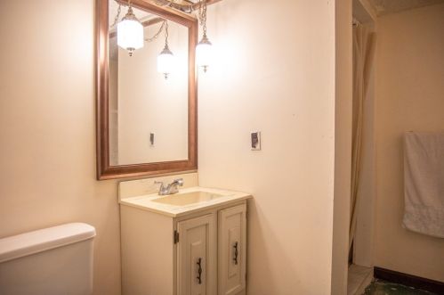 123 Bear Hole Rd, West Springfield MA 01089-1631 exterior