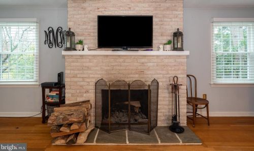 1592 Hollywood Dr, Lancaster PA 17601-5227 exterior